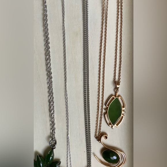 New vintage jade lotus or leaf large statement pendant necklace - Picture 16 of 16